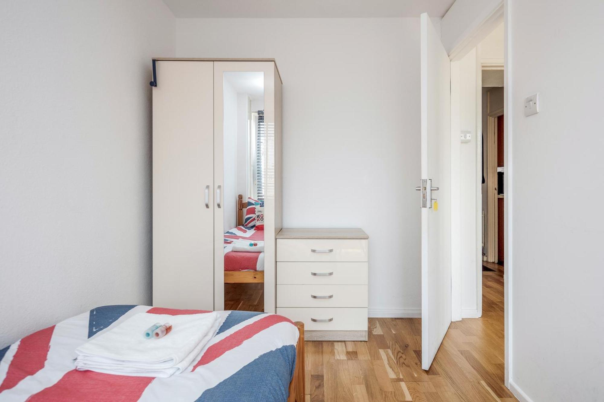 4-Bedroom Flat Near Bigben,Parliament & London Eye Екстер'єр фото